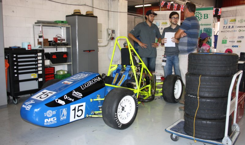 Alumnes del CFGS d'Automoció participen a la Formula Student amb la UDG.